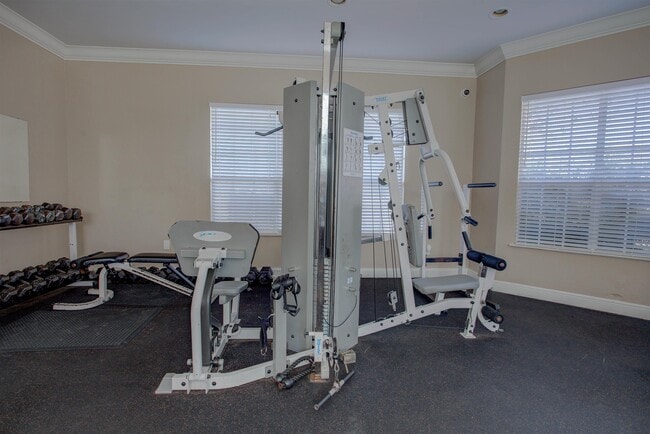 Building Photo - 520 Florida Club Blvd