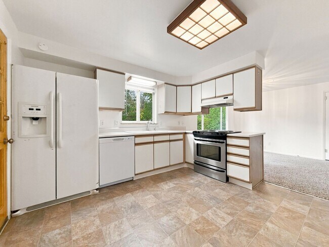 Building Photo - Large Arvada house with yard