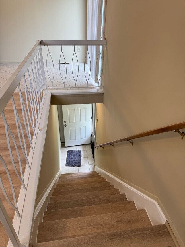 Building Photo - 2802 Stoney Ridge Dr