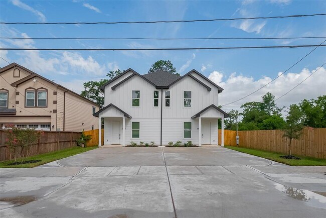 Building Photo - 8420 Compton St