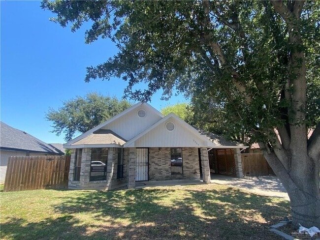 Building Photo - 2203 E Coma Ave