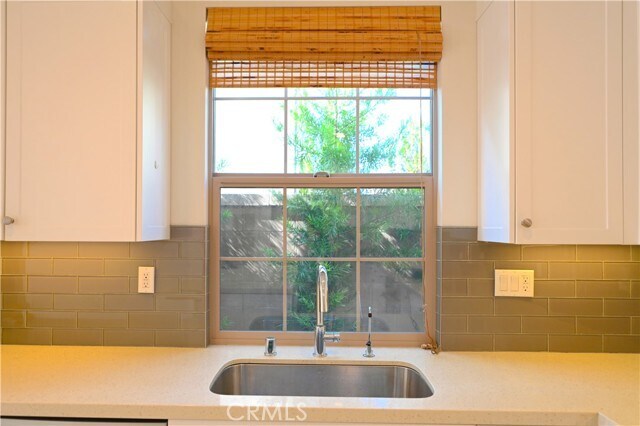 Building Photo - 105 Holly Springs