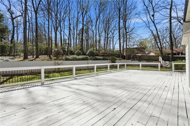 Building Photo - 313 Summit Ridge Dr