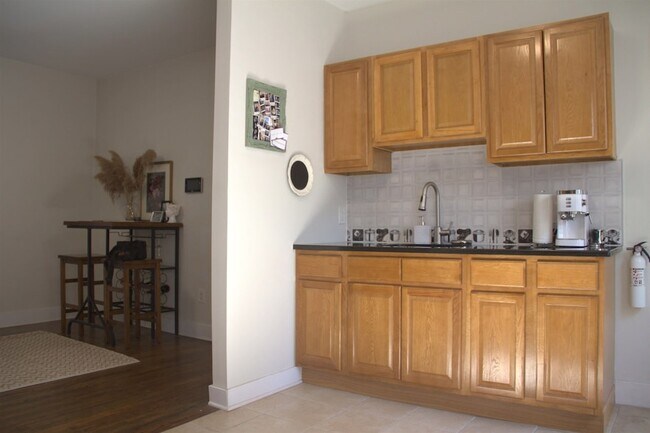 Building Photo - 412 Palisade Ave