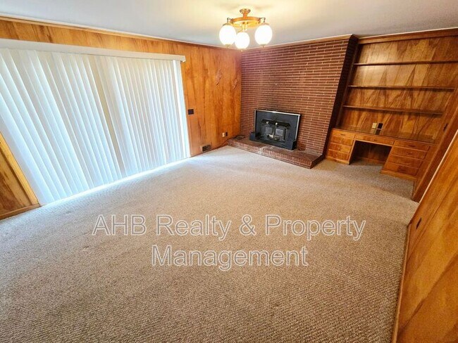 Building Photo - 3261 Alamance Rd