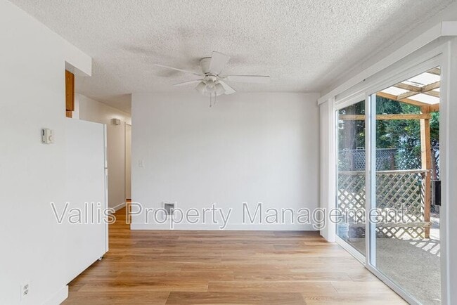 Building Photo - 4828 State St