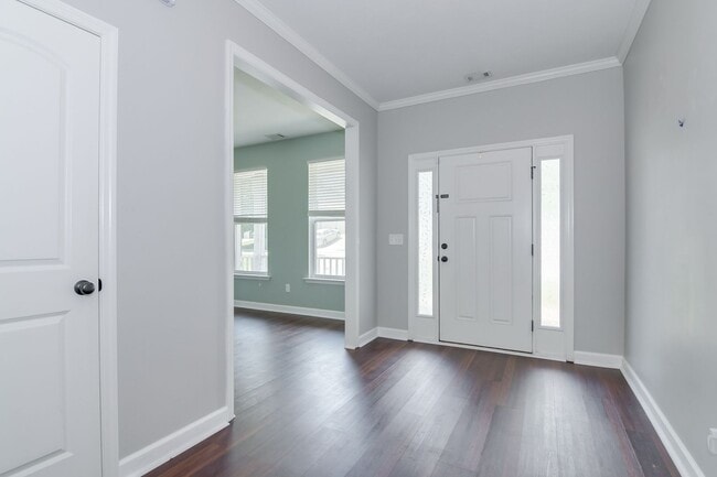 Building Photo - Beautiful 4 Bedroom in Great Neighborhood!