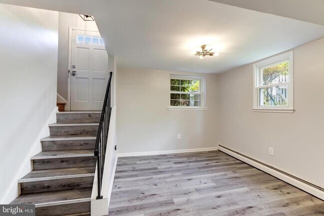 Building Photo - 4111 Hemingway Dr