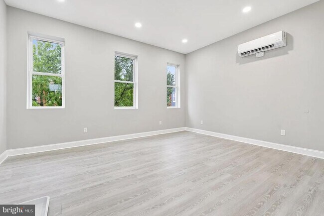 Primary Photo - 916 N Arlington Ave
