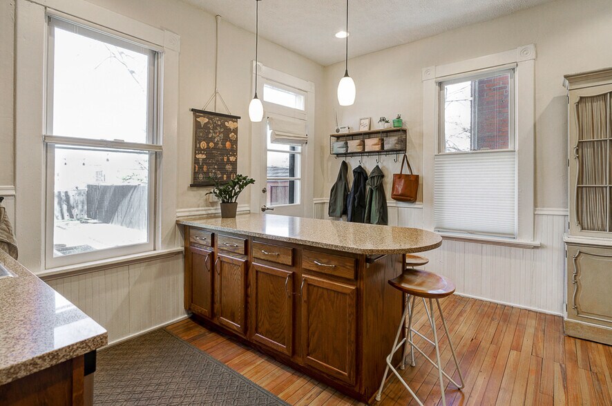 Building Photo - 234 E 2nd Avenue