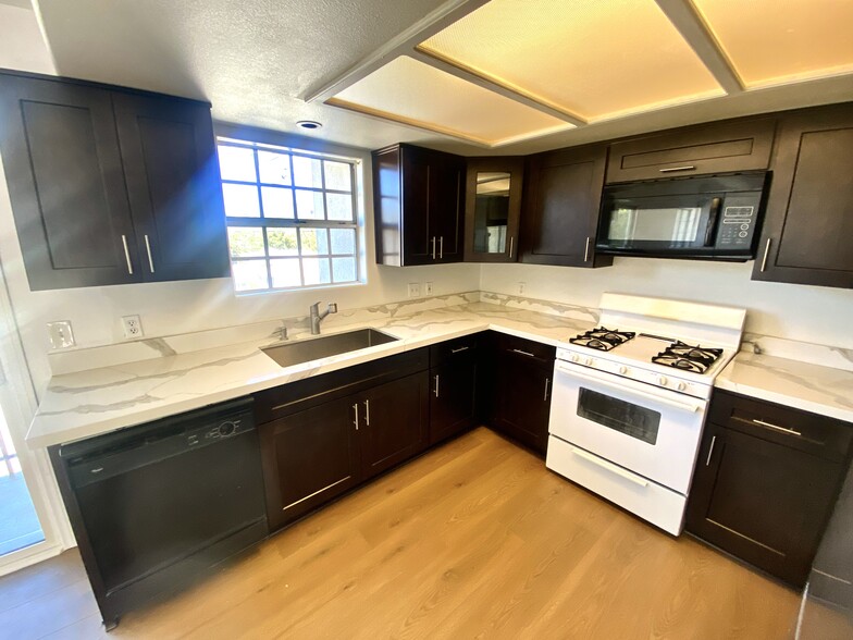 Building Photo - 3973 Verdugo Rd