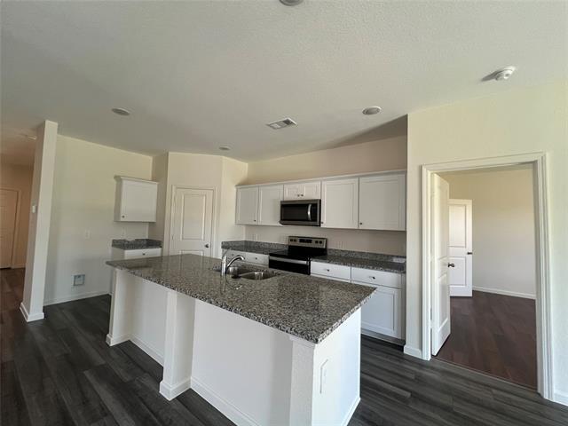 Building Photo - 794 Yorkshire Dr
