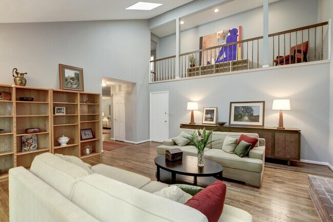 Building Photo - 13 Avalon Ct