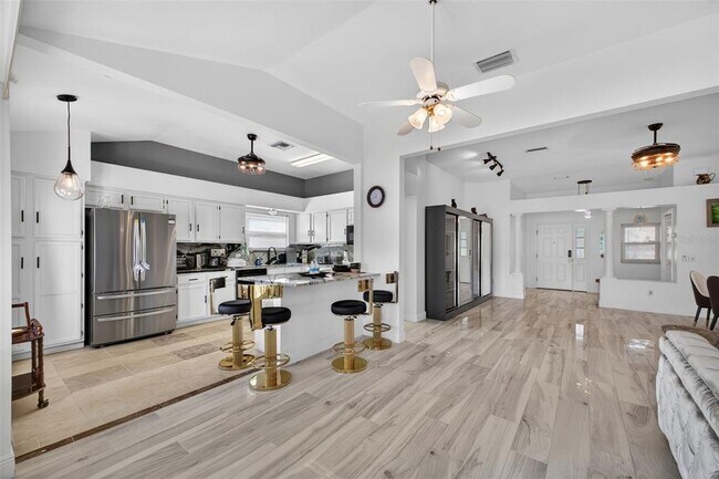 Building Photo - 411 Del Mar Dr