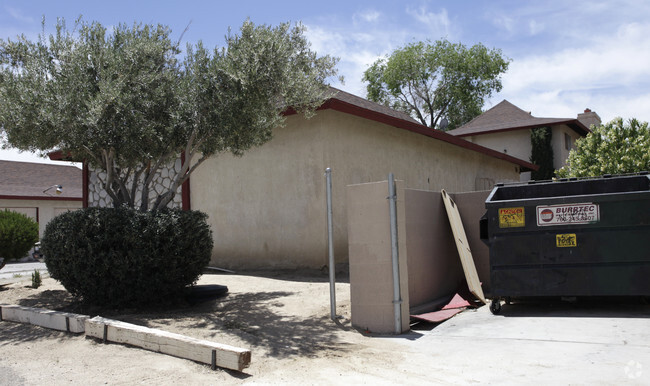 Building Photo - Orick Apartments