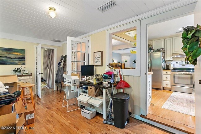 Building Photo - 4527 Peachtree Cir E