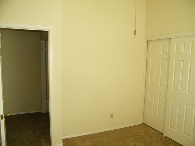 Building Photo - 10533 E Bella Vista Dr