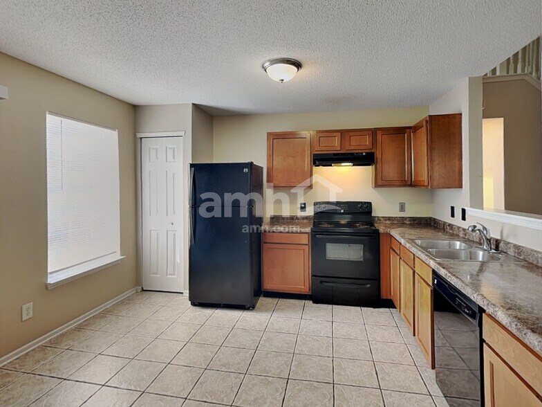 Building Photo - 3011 Earlswood Ln
