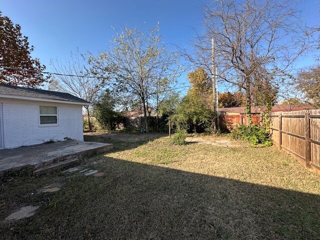 Building Photo - 201 W Campbell Dr