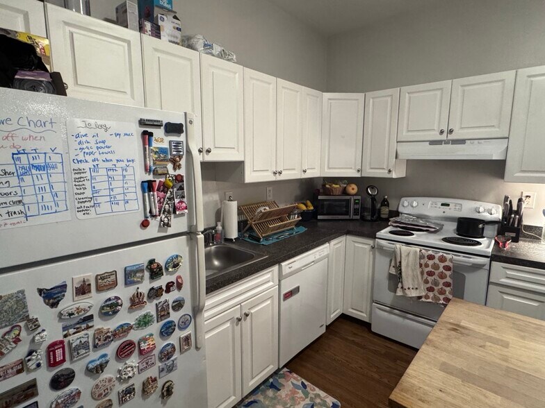 Building Photo - 31 Stearns Rd