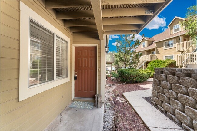 Building Photo - 2 bedroom downtown condo next to the Hospi...