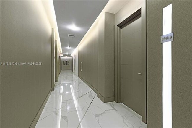 Building Photo - 17111 Biscayne Blvd