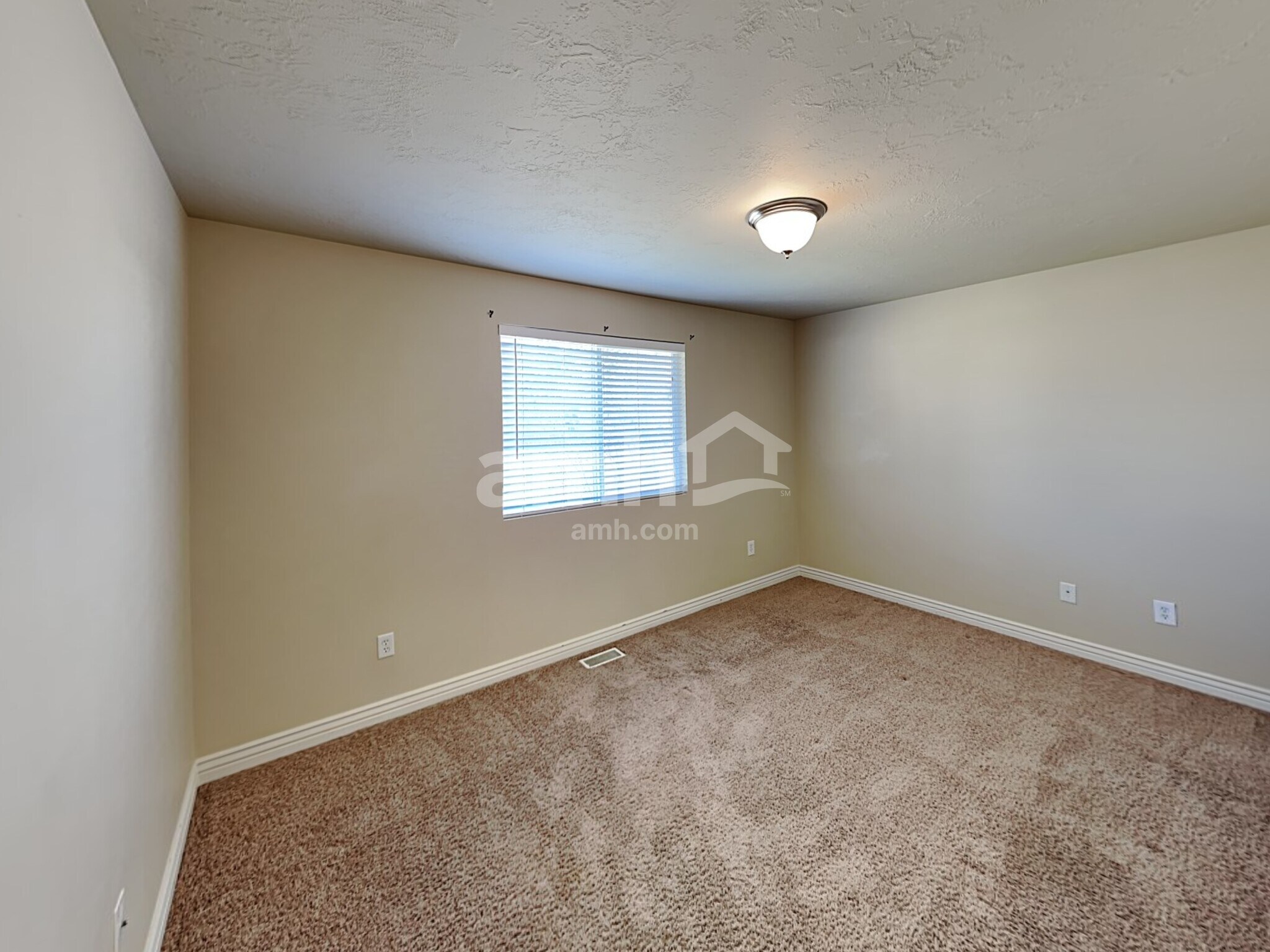 Building Photo - 96 N 1660 W