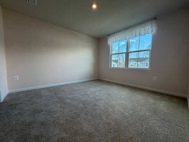 Building Photo - 59 Glacier Ave