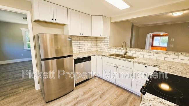 Building Photo - 1604 Jacobsen Blvd