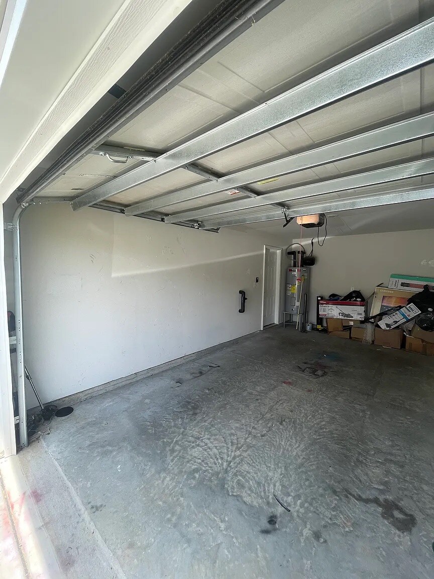 Building Photo - Room in House on Meredith Woods Ln