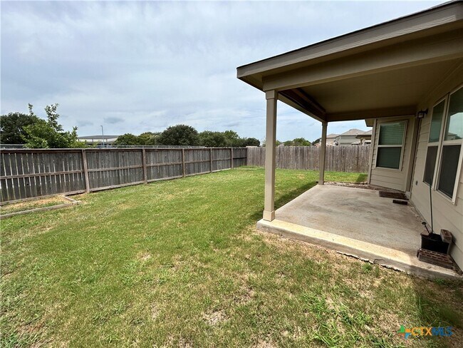 Building Photo - 724 Stonemanor