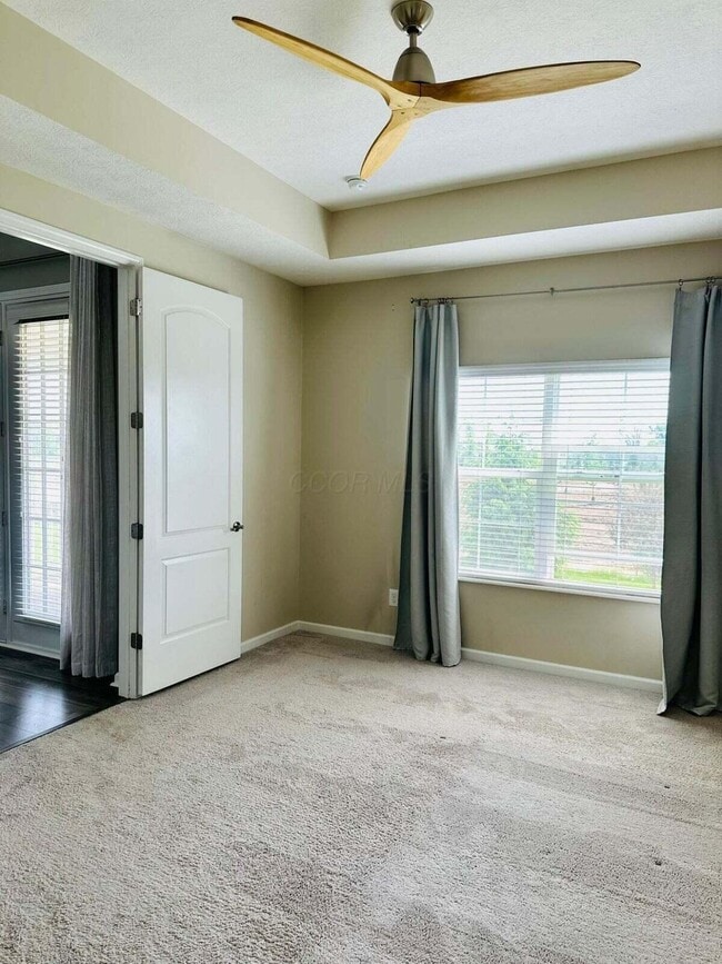 Building Photo - 3225 Rossmore Cir