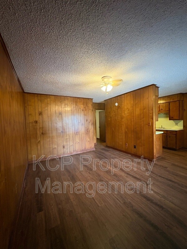 Building Photo - 1007 Cedar St