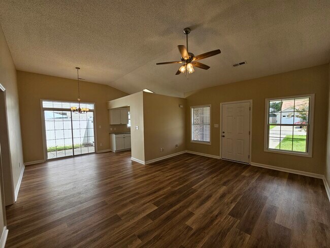 Building Photo - 1802/1804 Barberry Dr