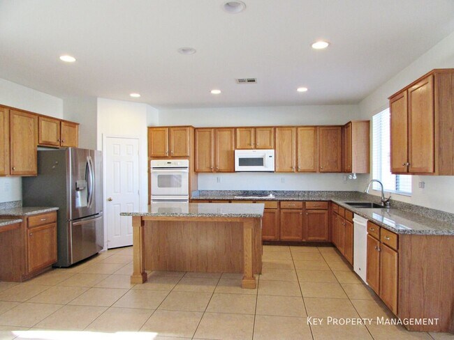 Building Photo - 722 Bighorn Creek St