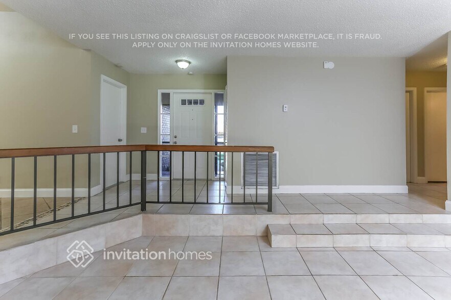 Building Photo - 1153 SW 25th Ave