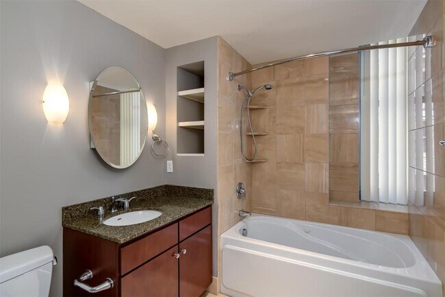 Building Photo - 314 N Broadway