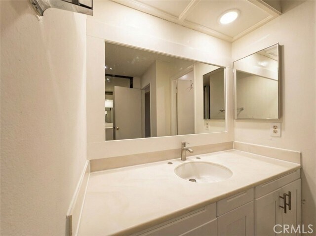 Building Photo - 7 Stanford Ct