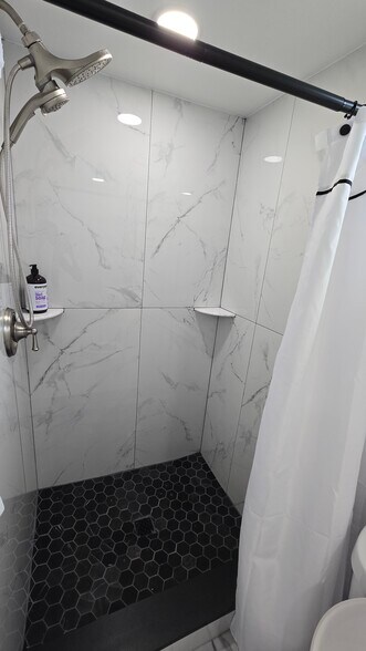 separate standing shower - 19353 SW 103rd Ct