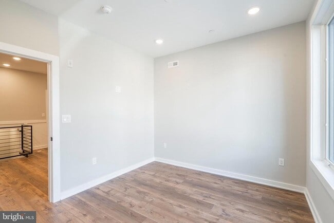 Building Photo - 435 N 35th St