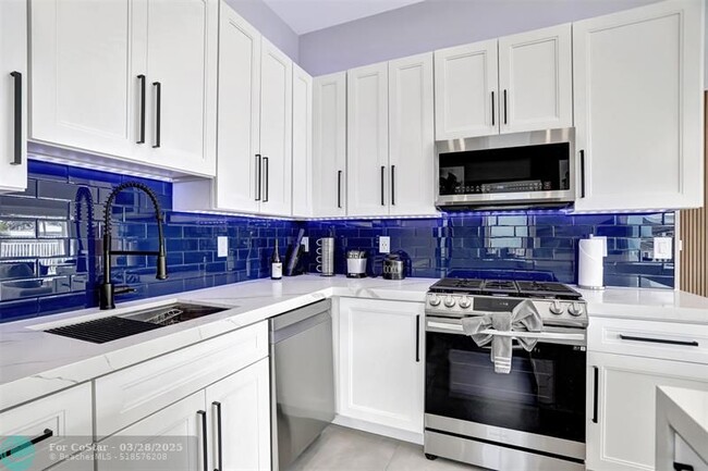 Building Photo - 1304 Mandarin Isle