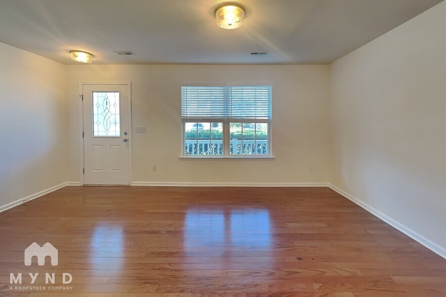 Building Photo - 1858 Woodstone Dr