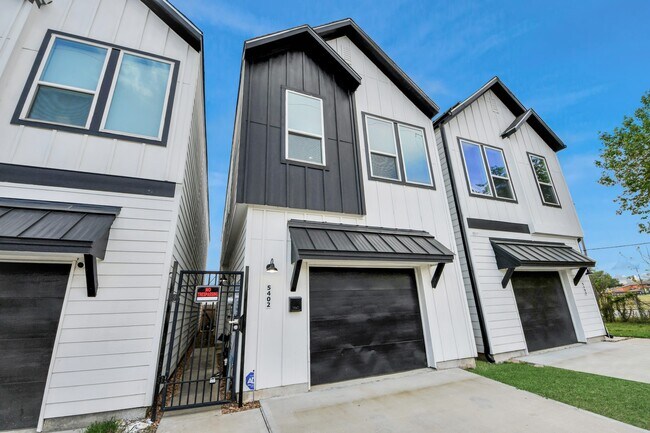 Building Photo - 5402 Margarita St