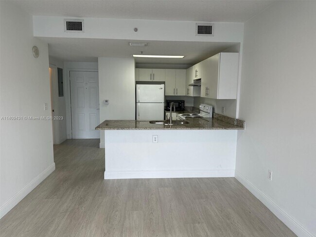 Building Photo - 3410 Coral Way