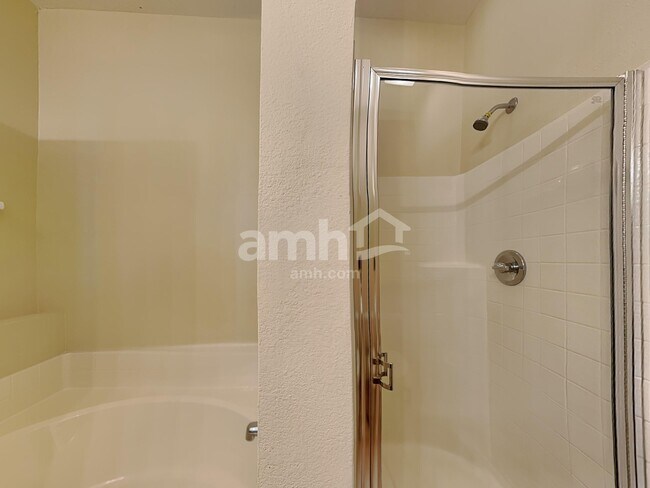 Building Photo - 5314 Lorilawn Dr