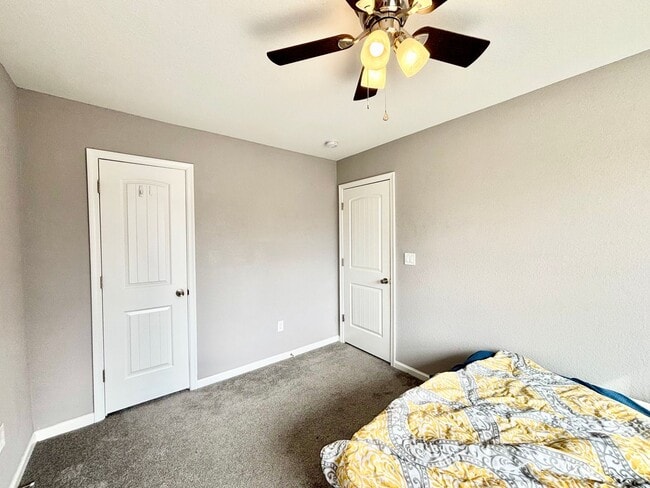 Building Photo - Gorgeous Open Concept 4 Bedroom Home in Portsmouth!