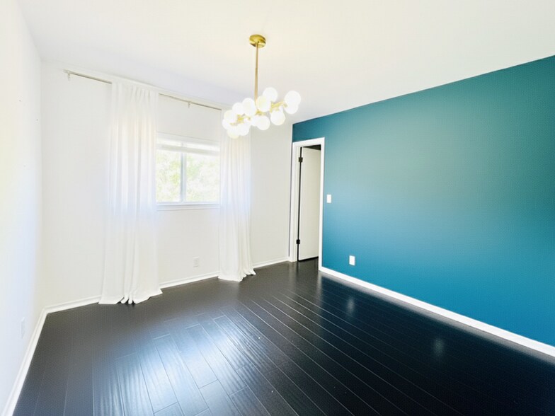 Building Photo - 2127 Encanto Ridge