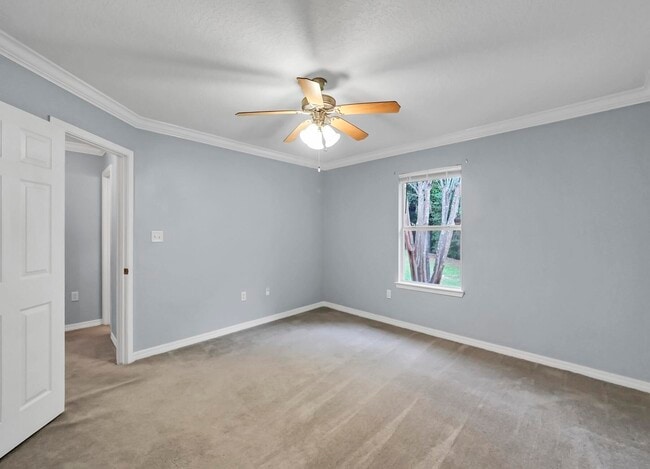 Building Photo - 5897 Saratoga Dr