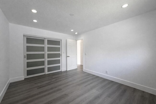 Building Photo - 2807 Reo Ln