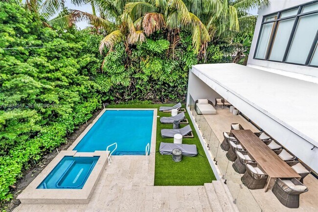 Building Photo - 1350 98th St